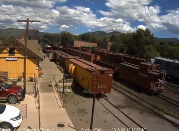 2018-09-10 Pulling out of south yard, we see the caboose.jpg