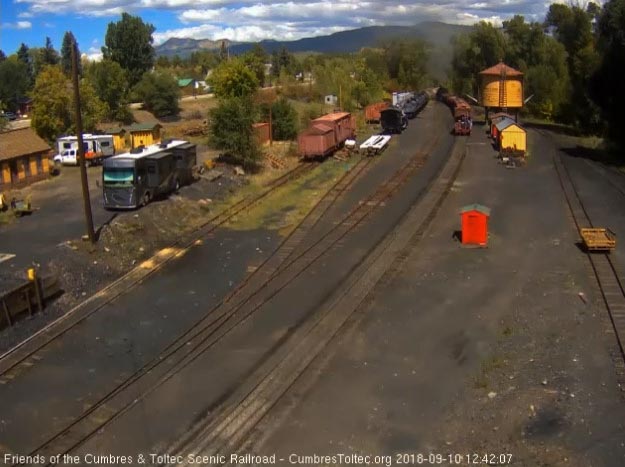 2018-09-10 The caboose is passing the tank as 487 clears the yard.jpg