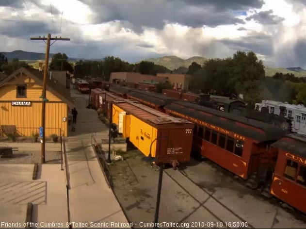 2018-09-10 From the depot cam, we see the 487 passing.jpg