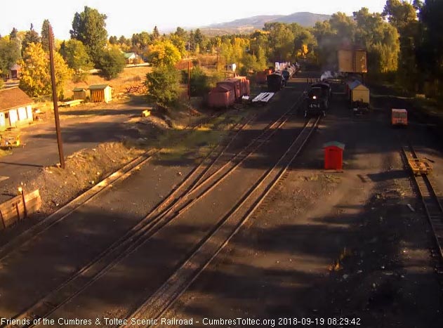 2018-09-19 The 484 backs toward the coal dock lead.jpg