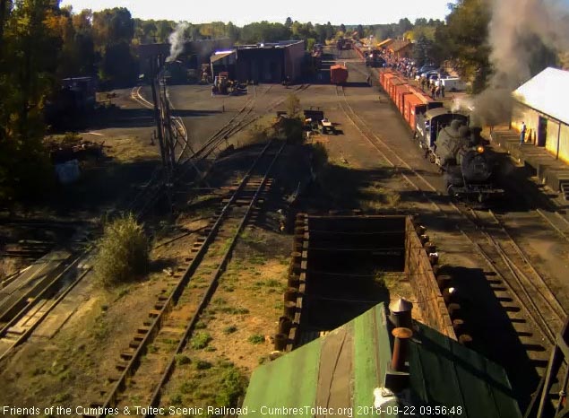 2018-09-22 The 484 has come out with 5 freight cars to add to the train.jpg