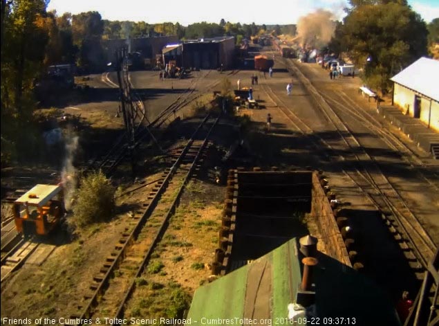 2018-09-22 The 315 gets its 2 car train underway.jpg