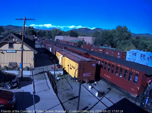 2018-09-22 The train is stopped as we see the conductor putting down the step box at that coach.jpg