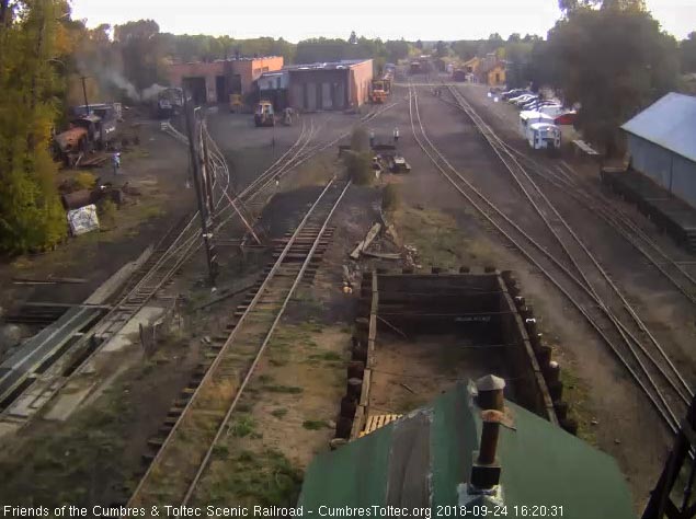 2018-09-24 The Goose 5 makes a move out toward the north yard to wait for 215 to clear.jpg