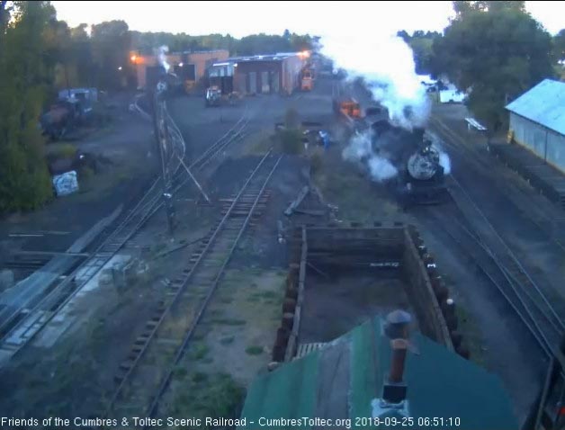 2018-09-25 The cams are now in colour as the 484 couples onto the 2 cars in the connector track.jpg