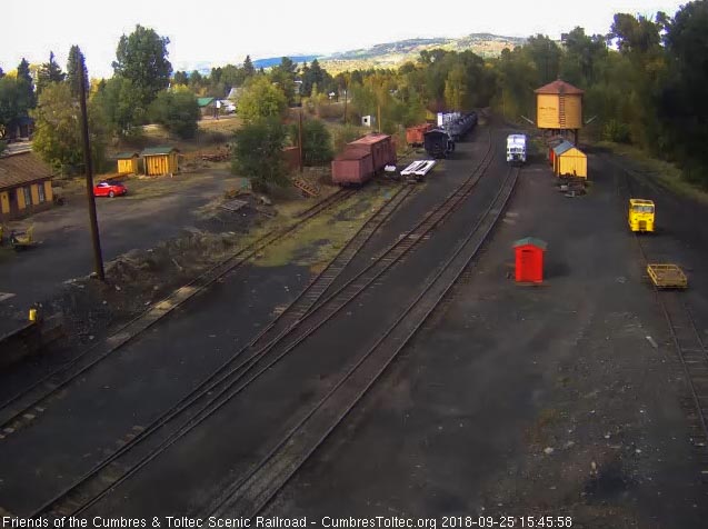 2018-09-25 RGS Goose 5 comes back into Chama ahead of train 215.jpg