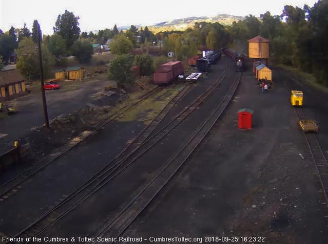 2018-09-25 The 487 passes the tank as the last cars get to the yard.jpg