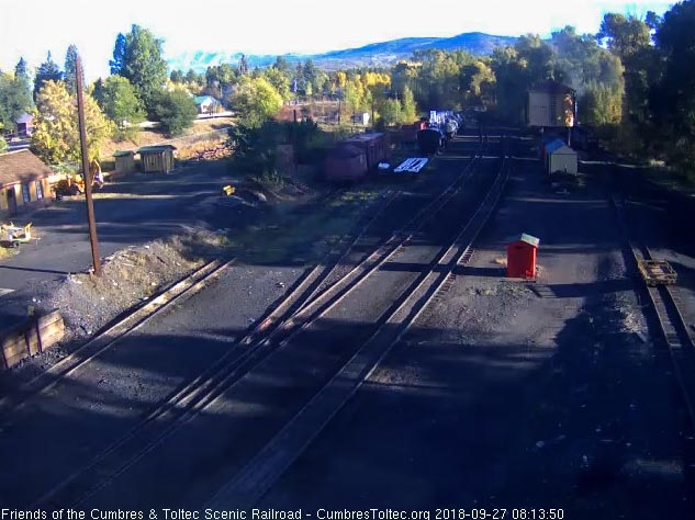 2018-09-27 The 487 is now at the tank getting its water and initial coal wash.jpg