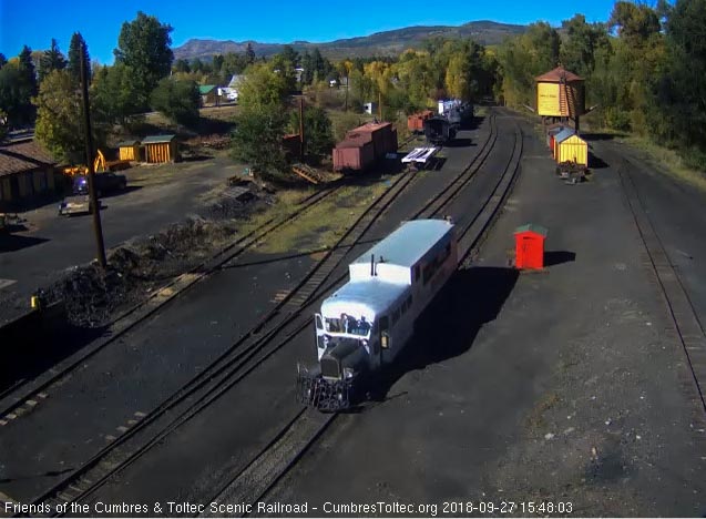 2018-09-27 Up to the tipple as it heads to the depot.jpg