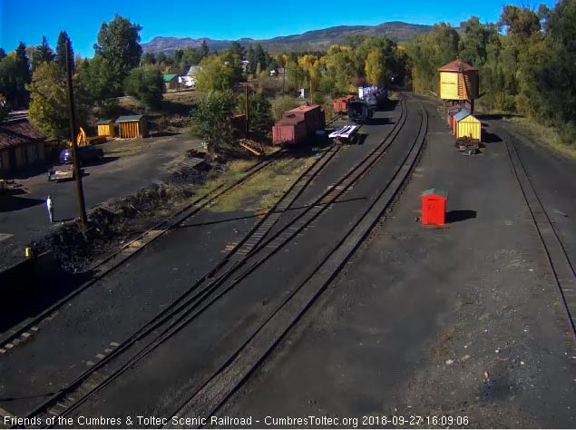 2018-09-27 The 489 brings an 8 car train 215 into Chama.jpg