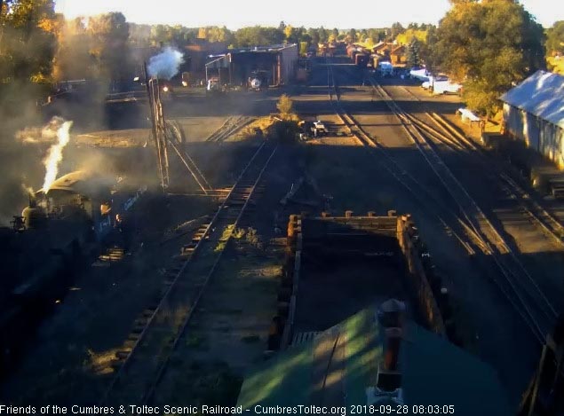 2018-09-28 As the hostlers are cleaning the fire on 484 the 489 comes up behind.jpg