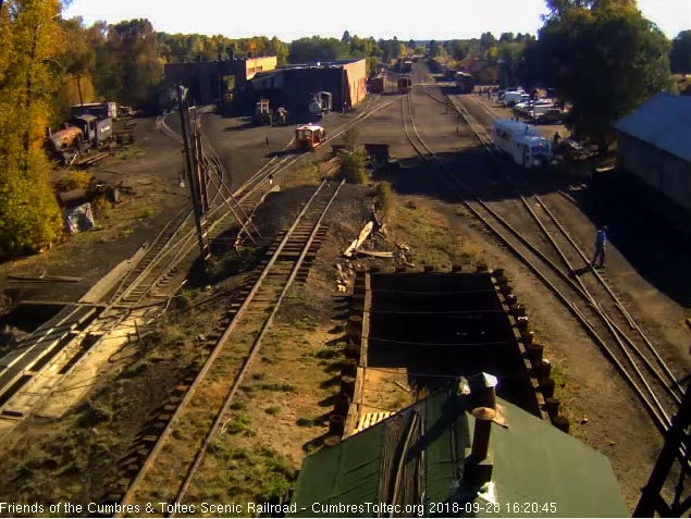 2018-09-28 The Goose is back from the wye and headed to its parking stop on the depot track, 15 has moved close to south yard.jpg