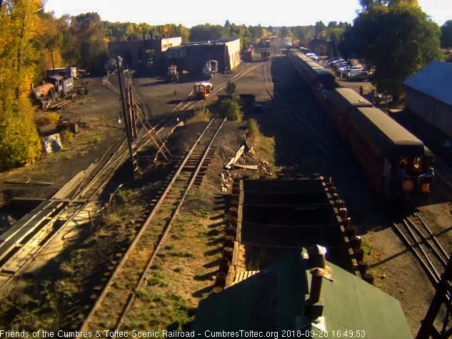 2018-09-28 The platform of the parlor New Mexico also has riders.jpg