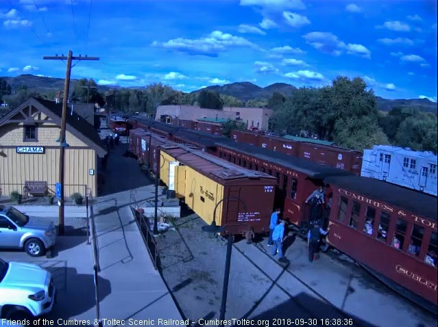 2018-09-27 The conductor has placed the step box as passengers wait to get off.jpg