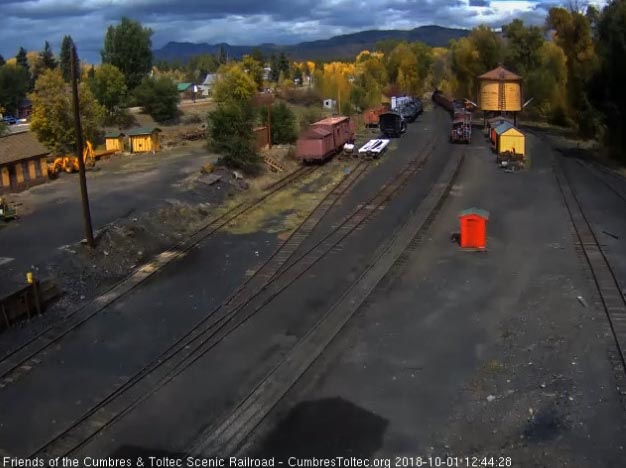 2018-10-01 The caboose is passing the tank as 484 clears the yard.jpg