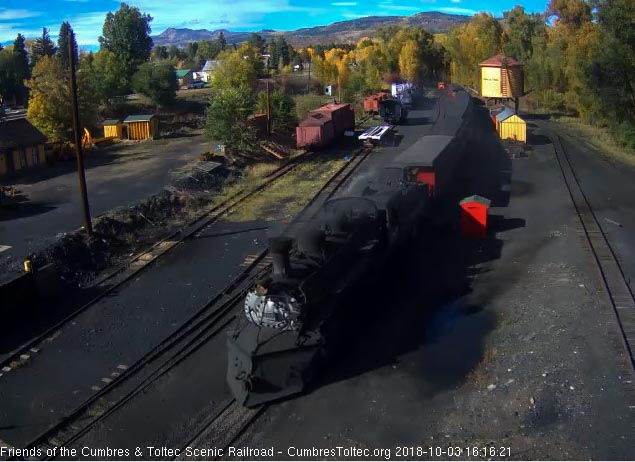 2018-10-03 The 487 is up to the tipple as the speeder follows closely behind.jpg