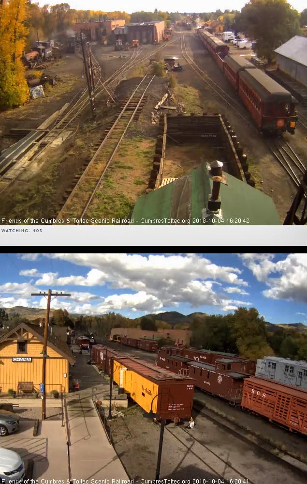 2018-10-03 The parlor New Mexico is on the markers and the 463 is passing the display cars.jpg