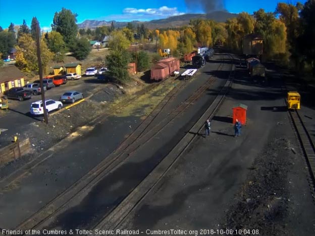 2018-10-06 The end of the train is into the curve as train 216 heads east.jpg