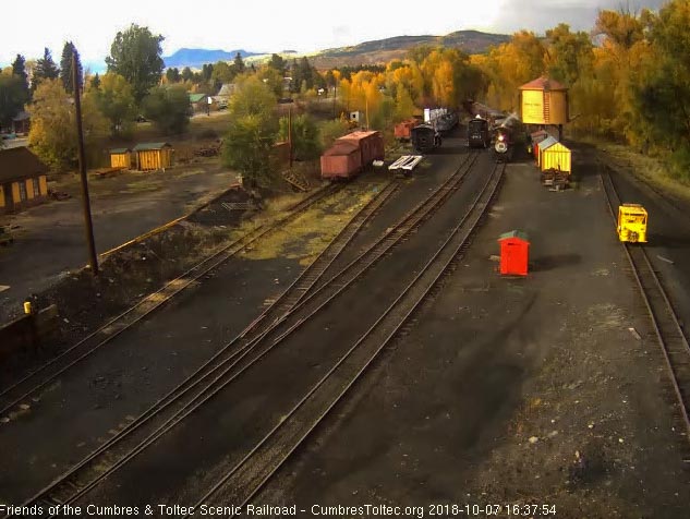 2018-10-07 The 463, pseudo 453, brings an 11 car train 215 into Chama.jpg