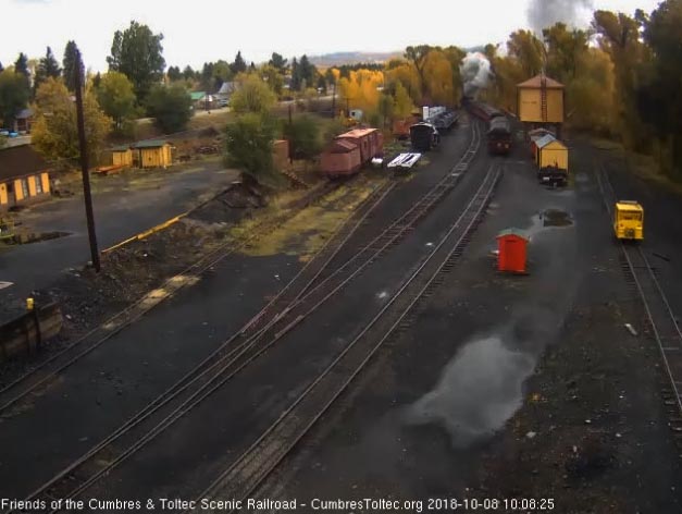 2018-10-08 The parlor Colorado passes the tank as the locomotives are into the curve.jpg
