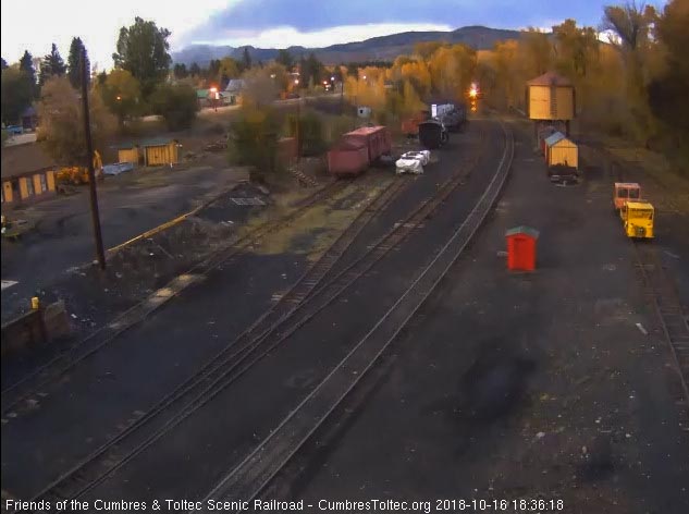 2018-10-16 The 484 returns to Chama with 2 of the 4 hoppers it left with earlier in the day.jpg