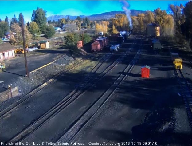 2018-10-19 They have taken them up and coupled onto the other tank cars at Gramps Oil rack.jpg