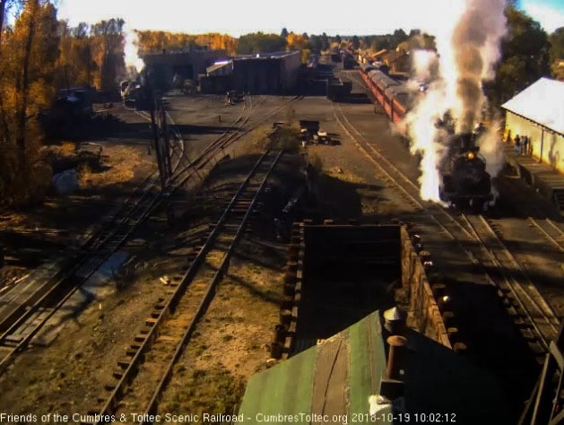 2018-10-19 Nice steam effects in the cold air as the 484 passes the woodshop.jpg