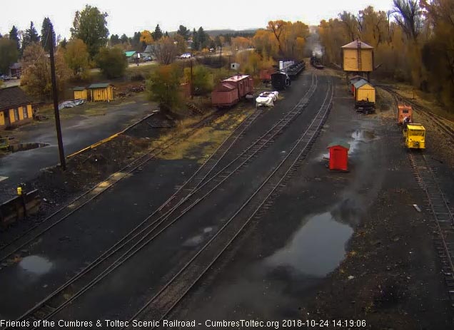2018-10-24 The 484 comes back into Chama yard shoving its little train.jpg