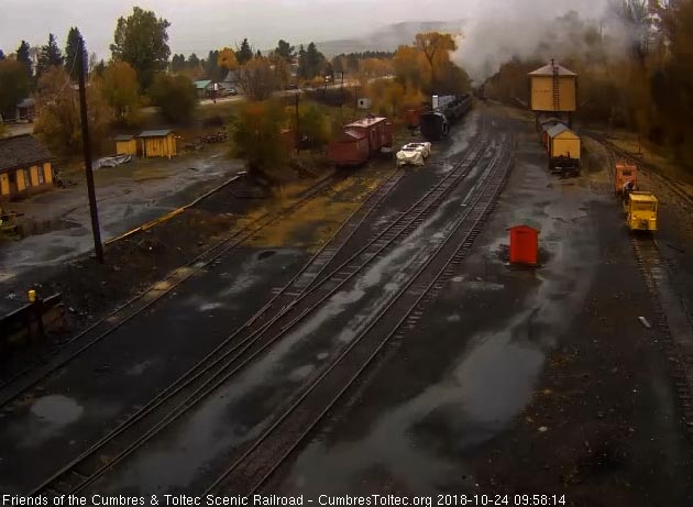 2018-10-24 The 484 leaves the yard under a cloud of steam.jpg