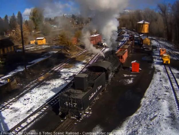 2018-11-01 Past the tipple, the train heads to the north end of the yard.jpg