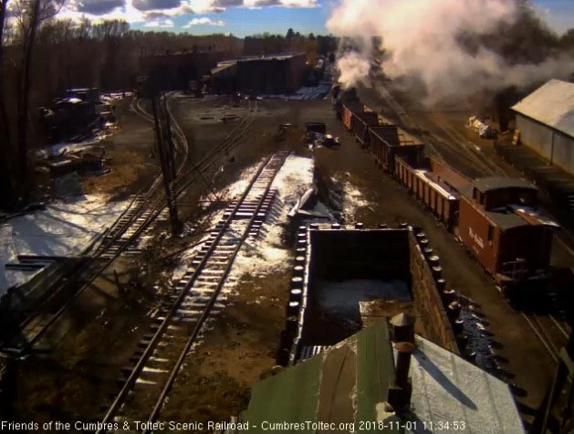 2018-11-01 The train is in the connector as it heads to the south yard.jpg