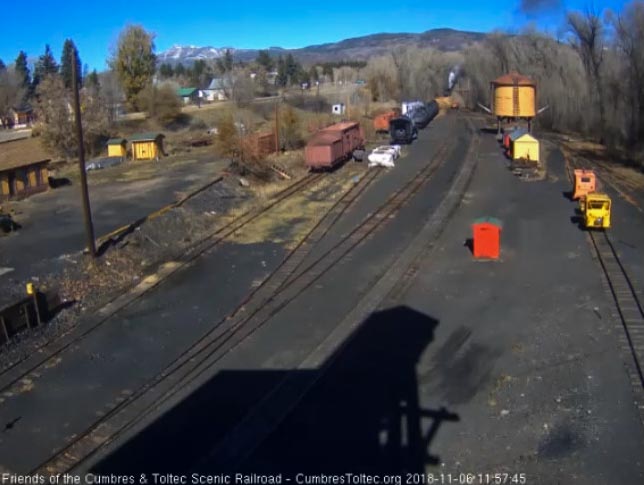 2018-11-06 The 487 is rounding the curve as it blows for the Chama River bridge.jpg