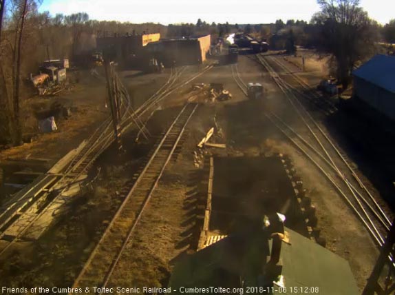 2018-11-06 The 487 takes its train toward the south yard bypass and on to the wye.jpg