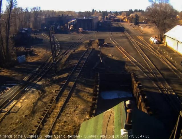 2018-11-15 The 15 has pulled the 489 locomotive body out of the west stall and then shut down.jpg