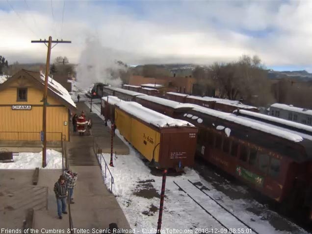 2018-12-09 Looks like Santa has arrived for his train ride.jpg