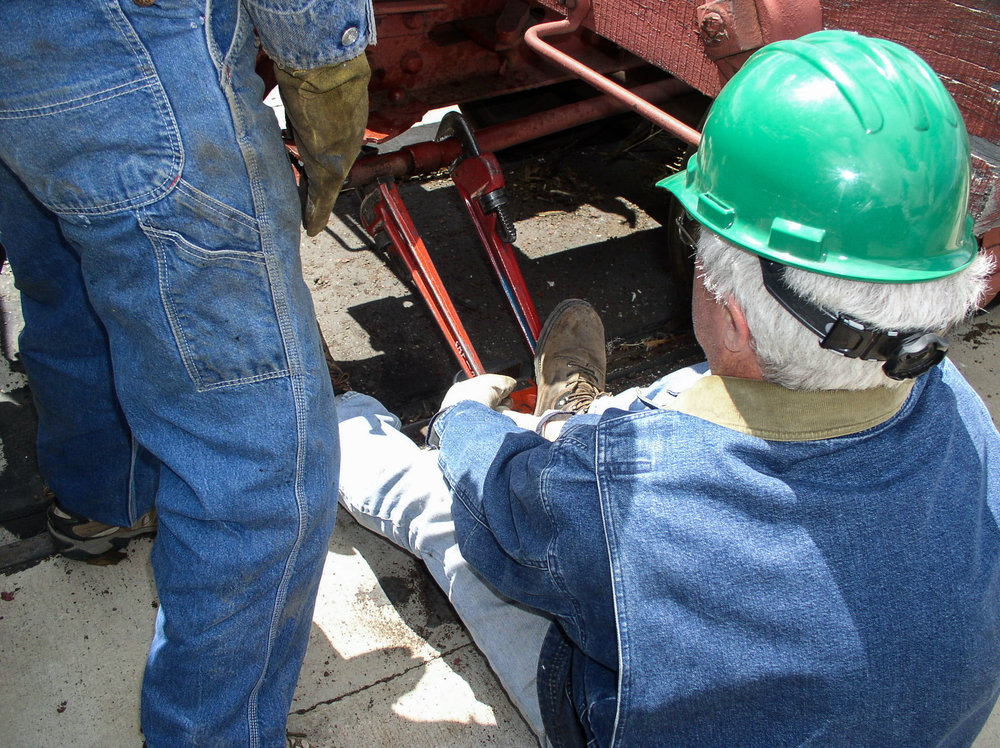 Crew working on the air brake system of 6214.jpg