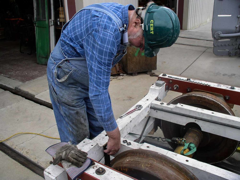 2019.09.23 Work is ongoing on one of the new passenger car trucks (1 of 1).jpg