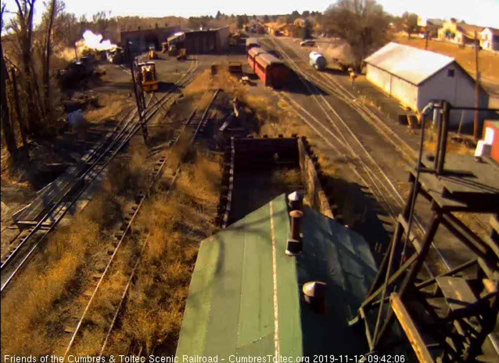 2019.11.12 15 has pulled a hot locomotive from the west stall of the house and moved it over to the east lead (1 of 1).jpg