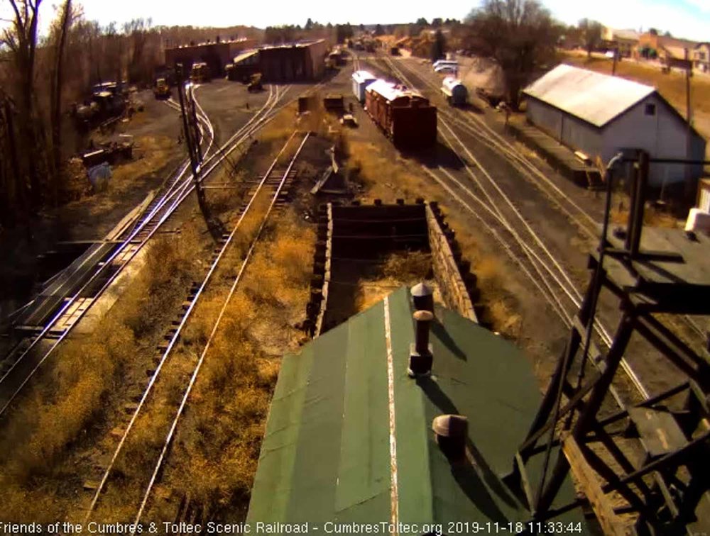 2019.11.18 The loader is up to the 463 tender as the house crew shovels the remaining coal out (1 of 1).jpg