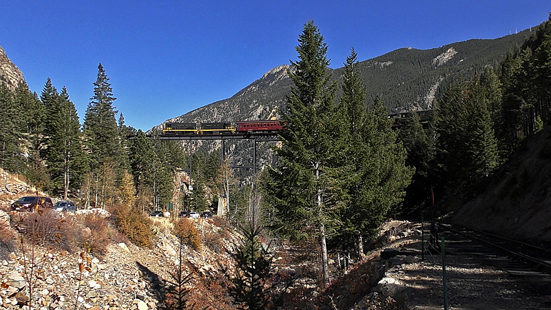 10-19-19locos130&140westboundhighbridgethumbnail.jpg