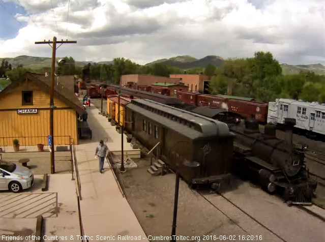 6.2.16 463 passes the depot as it slows.jpg