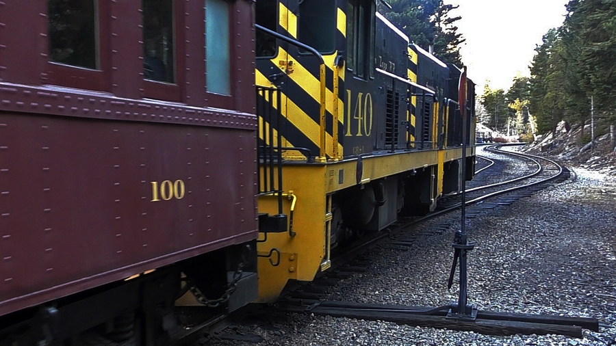 10-19-19locos130&140departingdevilsgatethumbnail.jpg